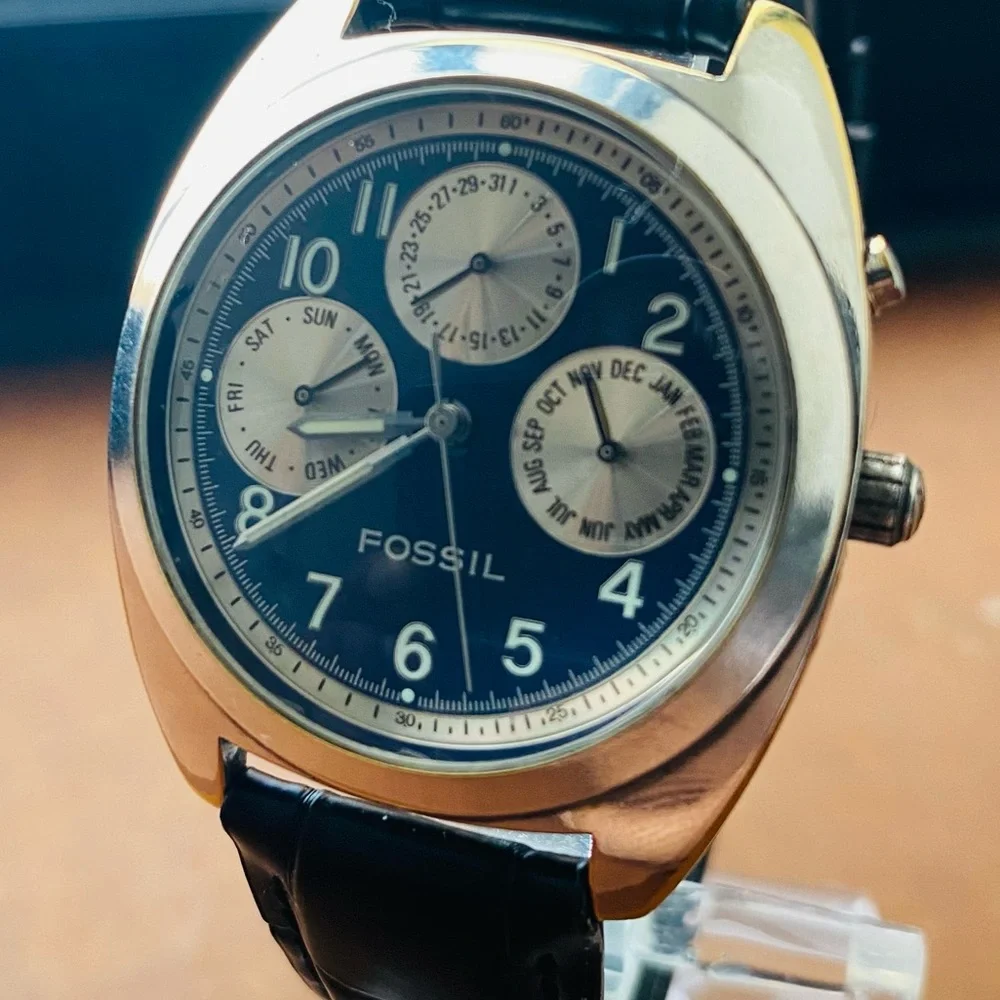 1995 FOSSIL CHRONOGRAPH WATCH BQ-8729